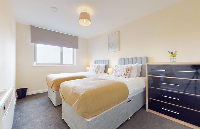 Basildon - 2 Bed Flat - Sleeps 5 - Near Station - Foto 7