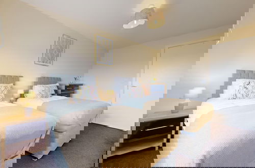 Foto 3 - Basildon - 2 Bed Flat - Sleeps 5 - Near Station