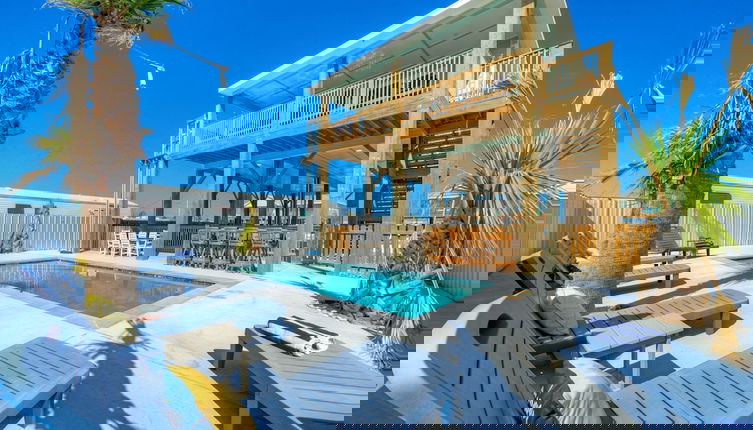 Foto 1 - Frisky Flip Flopper by Avantstay Pool + Views