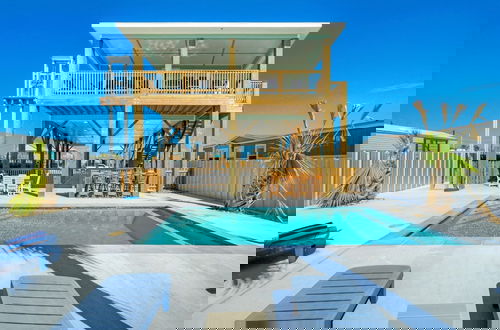 Foto 37 - Frisky Flip Flopper by Avantstay Pool + Views
