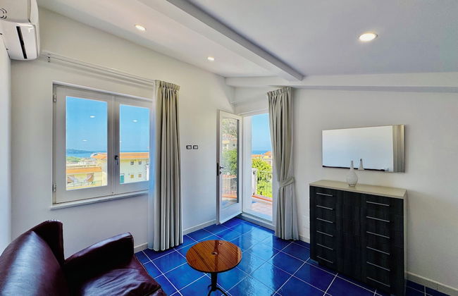 YourHome - La Famiglia Apartment - Photo 8