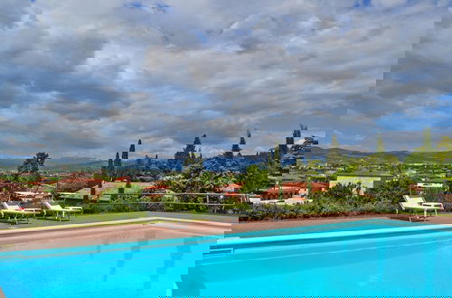 Photo 8 - Villa Faccioli Deodara With Shared Pool