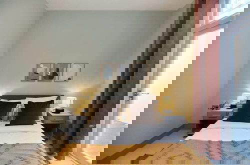 Photo 16 - The Putney Hideaway - Modern and Elegant 3bdr Flat With Patio
