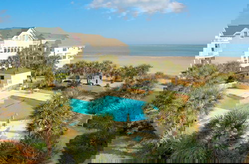 Photo 13 - 502 Summerhouse by Avantstay Ocean Front Condo w/ Community Pool Access