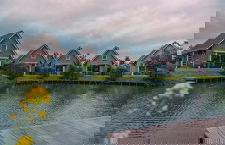 Foto 1 - Spectacular Villa by the Lake