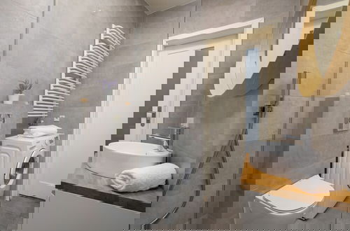 Photo 17 - Dietla Apartment With A/C by Renters