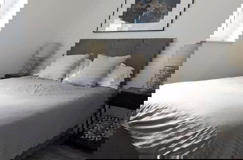 Foto 6 - Luxury 2 Bed Apt - 15 Mins to Central Birmingham