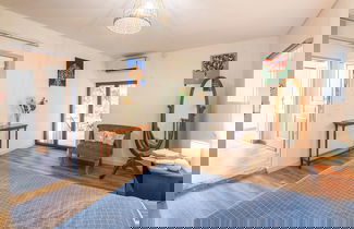 Foto 2 - Renovated Farmhouse With Private Pool
