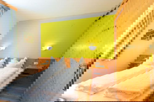 Foto 6 - Large Apartment With a Large Balcony in Kappl