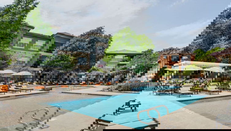 Foto 1 - Residences At River Park West By Landing