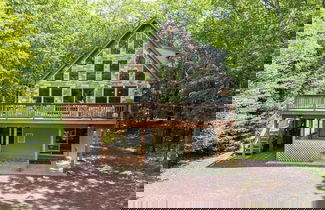 Foto 1 - Coyote Cabin by Avantstay Hot Tub + Walk to Lake