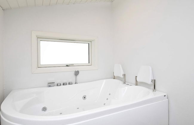 8 Person Holiday Home in Hals - Foto 11