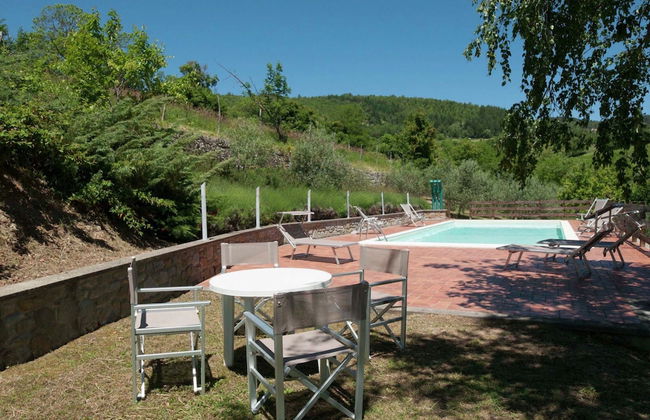 Villa in Casentino With Pool & Castle Views - Photo 29