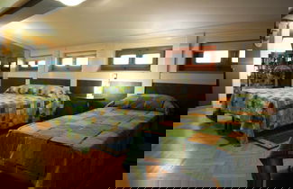 Photo 3 - Belvilla by OYO Villa With Private Heated Pool
