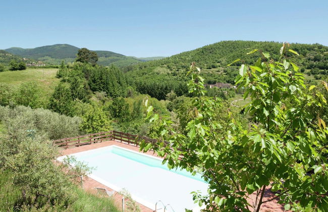 Villa in Casentino With Pool & Castle Views - Photo 27