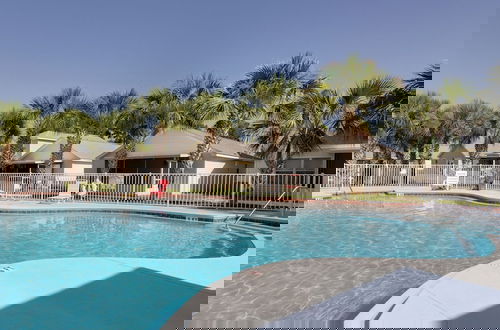 Foto 20 - Spacious Home With Pools & Playground