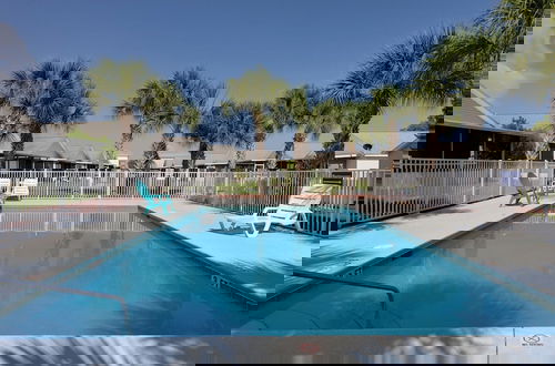 Foto 21 - Spacious Home With Pools & Playground
