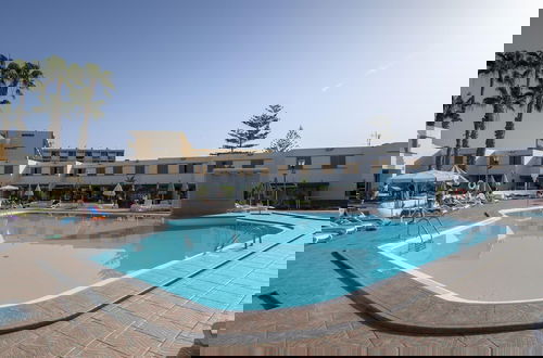 Foto 29 - Blissful Holiday Home in Maspalomas With Swimming Pool