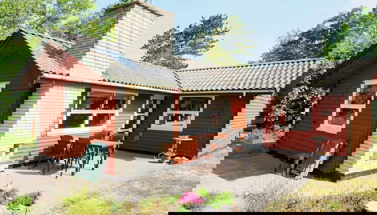 Foto 1 - 5 Person Holiday Home in Store Fuglede