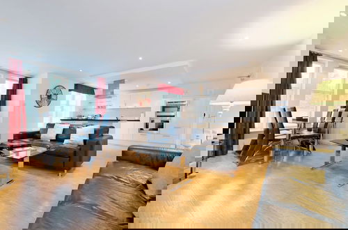 Foto 10 - A Contemporary Apartment With Transport Links to Aberdeen City