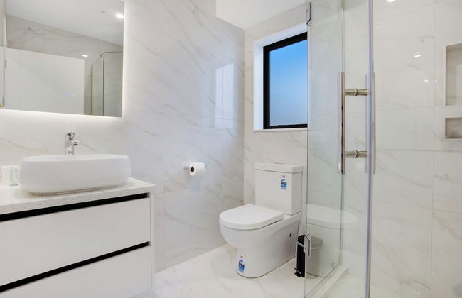 Style Serenity Townhouse with Parking - Foto 29
