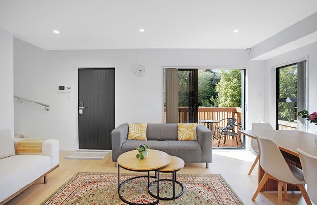 Style Serenity Townhouse with Parking - Foto 25
