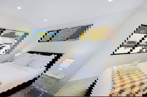 Foto 9 - Style Serenity Townhouse with Parking