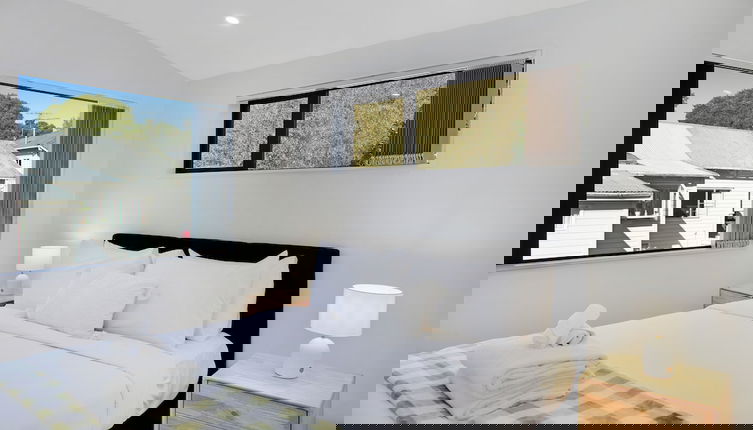 Foto 1 - Style Serenity Townhouse with Parking