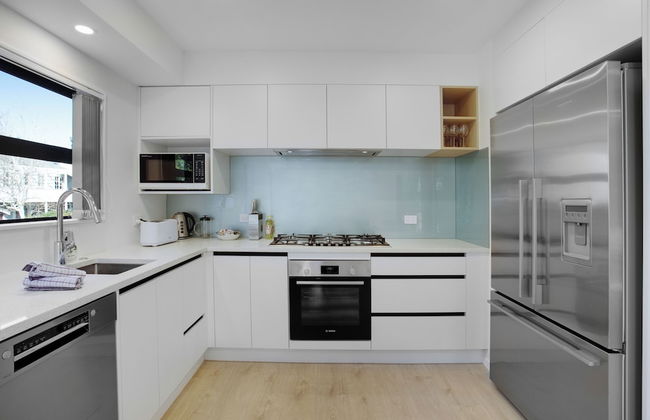 Style Serenity Townhouse with Parking - Foto 20