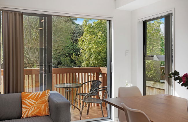 Style Serenity Townhouse with Parking - Foto 22