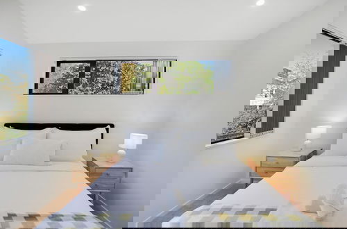 Foto 6 - Style Serenity Townhouse with Parking