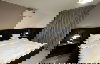 Foto 2 - Stylish Luxe Apartment Fr