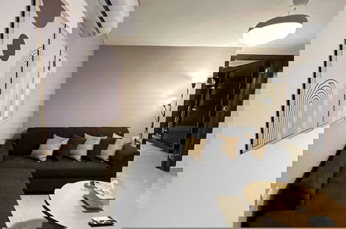Foto 12 - Stylish Luxe Apartment Fr