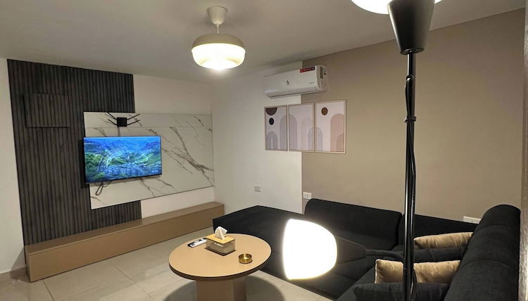 Foto 1 - Stylish Luxe Apartment Fr