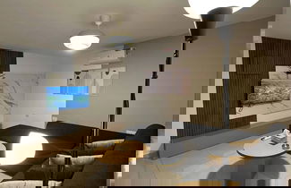 Foto 1 - Stylish Luxe Apartment Fr