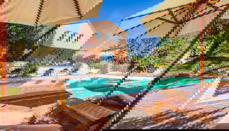 Foto 1 - Tricolle Villa con Piscina