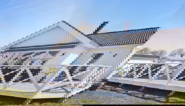 Foto 1 - 8 Person Holiday Home in Kopingsvik