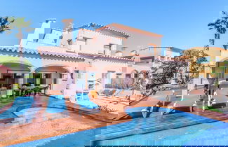 Foto 1 - Luxurious Villa St Pere Pescador With Swimming Pool