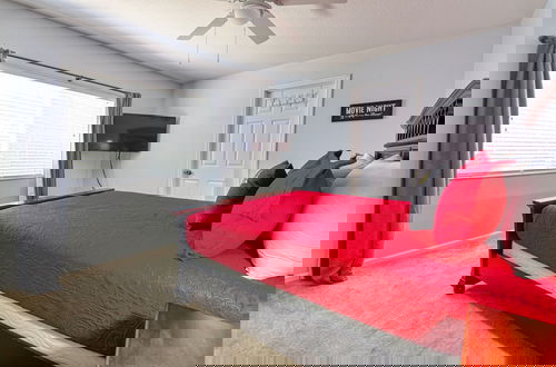Foto 4 - Christopher's Windsor Hills Home