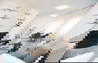 Foto 1 - One and Only Central City Penthouse