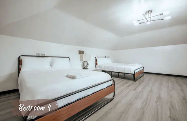 Cozy 6BR Home Near Plaza Dist -sleeps 15 - Foto 33