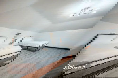 Foto 33 - Cozy 6BR Home Near Plaza Dist -sleeps 15