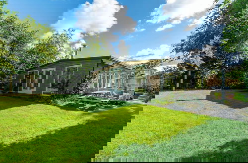 Foto 27 - Luxurious Bungalow With Terrace