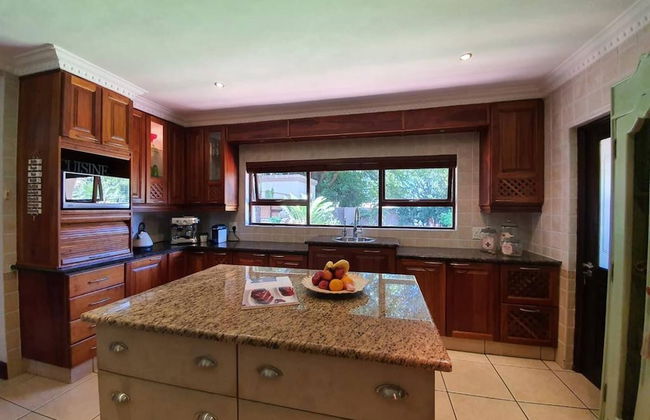 Or Tambo Airport Holiday Home - Foto 16