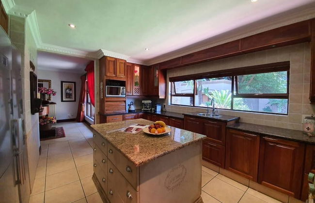 Or Tambo Airport Holiday Home - Foto 19