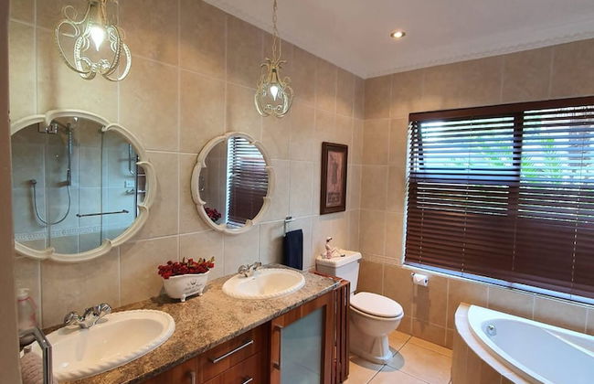 Or Tambo Airport Holiday Home - Foto 28