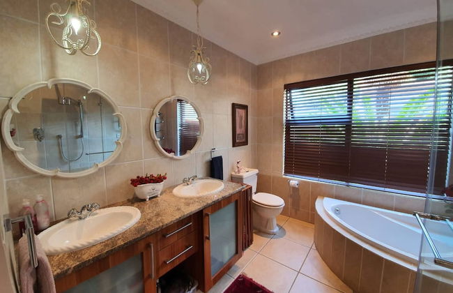 Or Tambo Airport Holiday Home - Foto 29