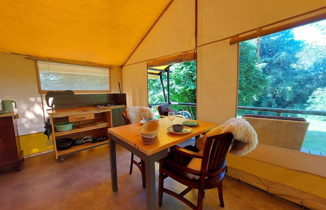 Romantic Cottage With Shared Swimming Pool - Photo 18
