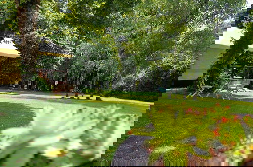 Photo 52 - Romantic Cottage With Shared Swimming Pool