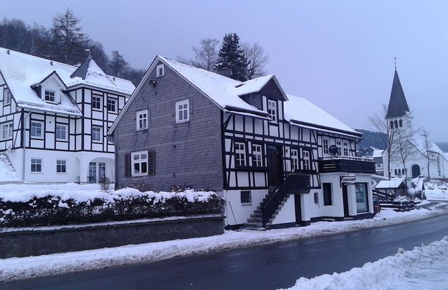 Holiday Home Near Winterberg Ski Slopes - Foto 1